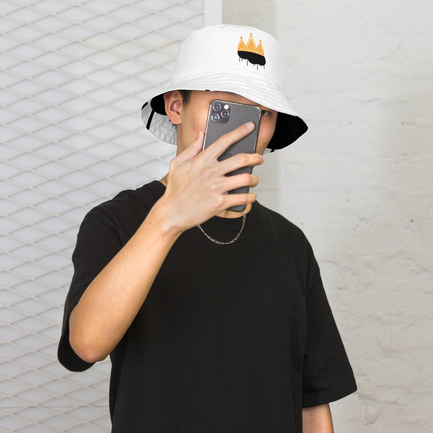 Reversible bucket hat
